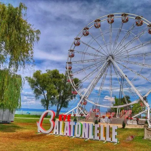 Szalmahaz Balatonlelle